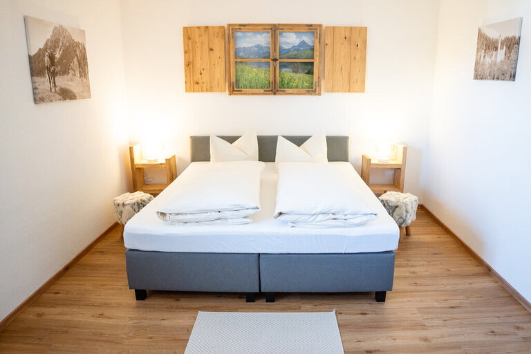 Schlafzimmer 1